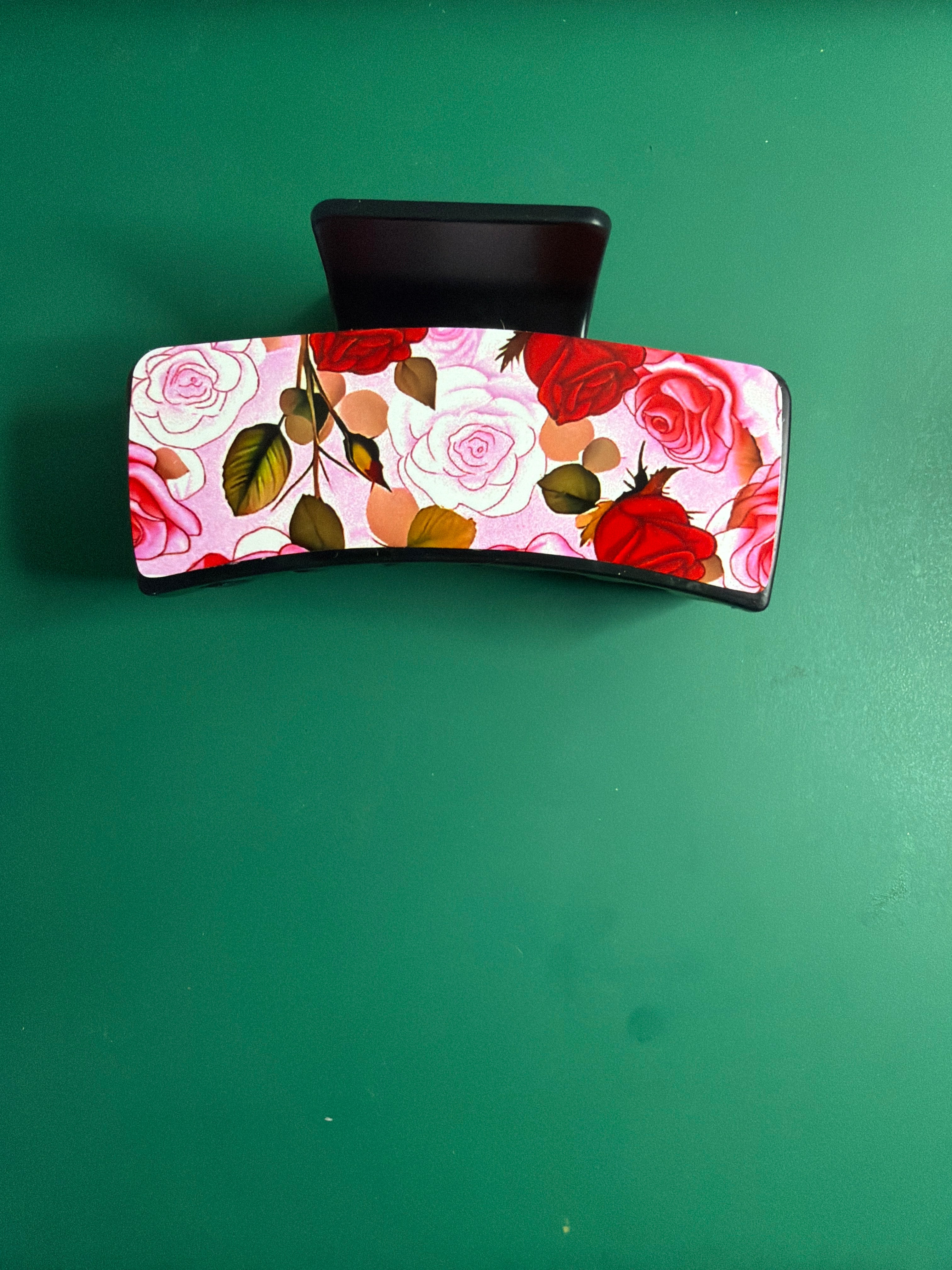 :
Pince à Cheveux « Bouquet de Roses » 🌹🌸